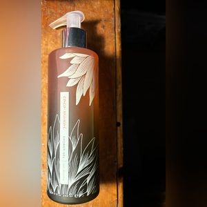 THYMES
COCO MONOI SHOWER
GEL~8 FL OZ